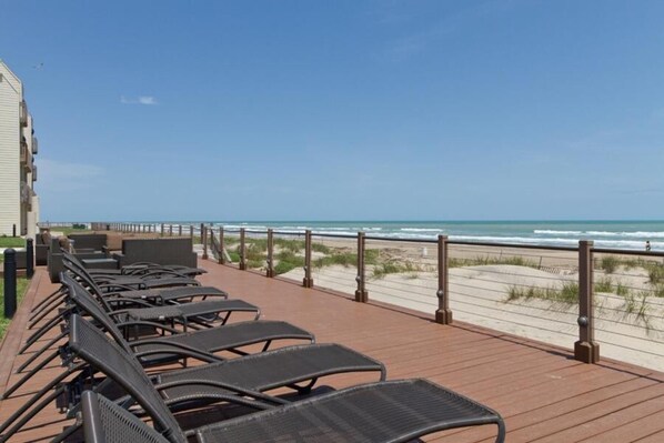 Condo, 3 habitaciones | Balcón