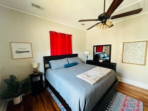 2 bedrooms, desk, iron/ironing board, WiFi