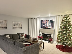 Smart TV, fireplace