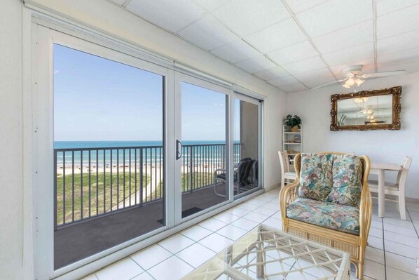 Condo, 2 Bedrooms | Living room