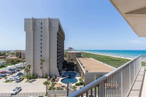 Condo, 2 habitaciones | Balcón