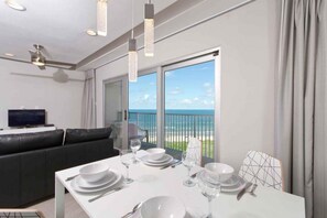 Condo, 2 Bedrooms | Dining