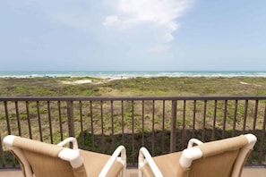 Appart'hôtel, 2 chambres | Balcon