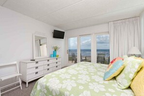 Condo, 2 Bedrooms