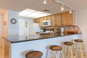 Condo, 2 Bedrooms | Private kitchen