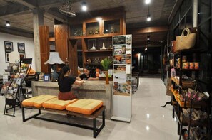 Quầy tiếp tân