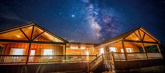 El Castell on the Llano River [Cabins C + D]