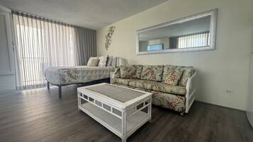 Smart TV, Netflix, streaming services