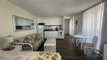 Smart TV, Netflix, streaming services