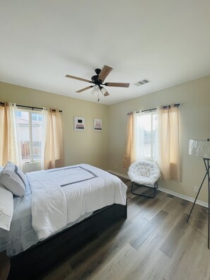 4 bedrooms, iron/ironing board, free WiFi, bed sheets