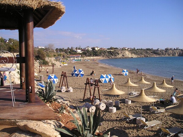Beach nearby - PARADISE VILLA, 3 bedrooms, roof terrace, pool, free Wi-Fi, close to amenities (Paphos)