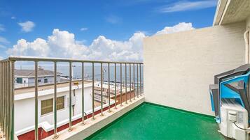 Basic Room, 1 Bedroom (Couple room (Random / Ocean View)) | 1 bedroom, free WiFi