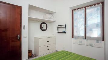 2 habitaciones, tabla de planchar con plancha y wifi gratis