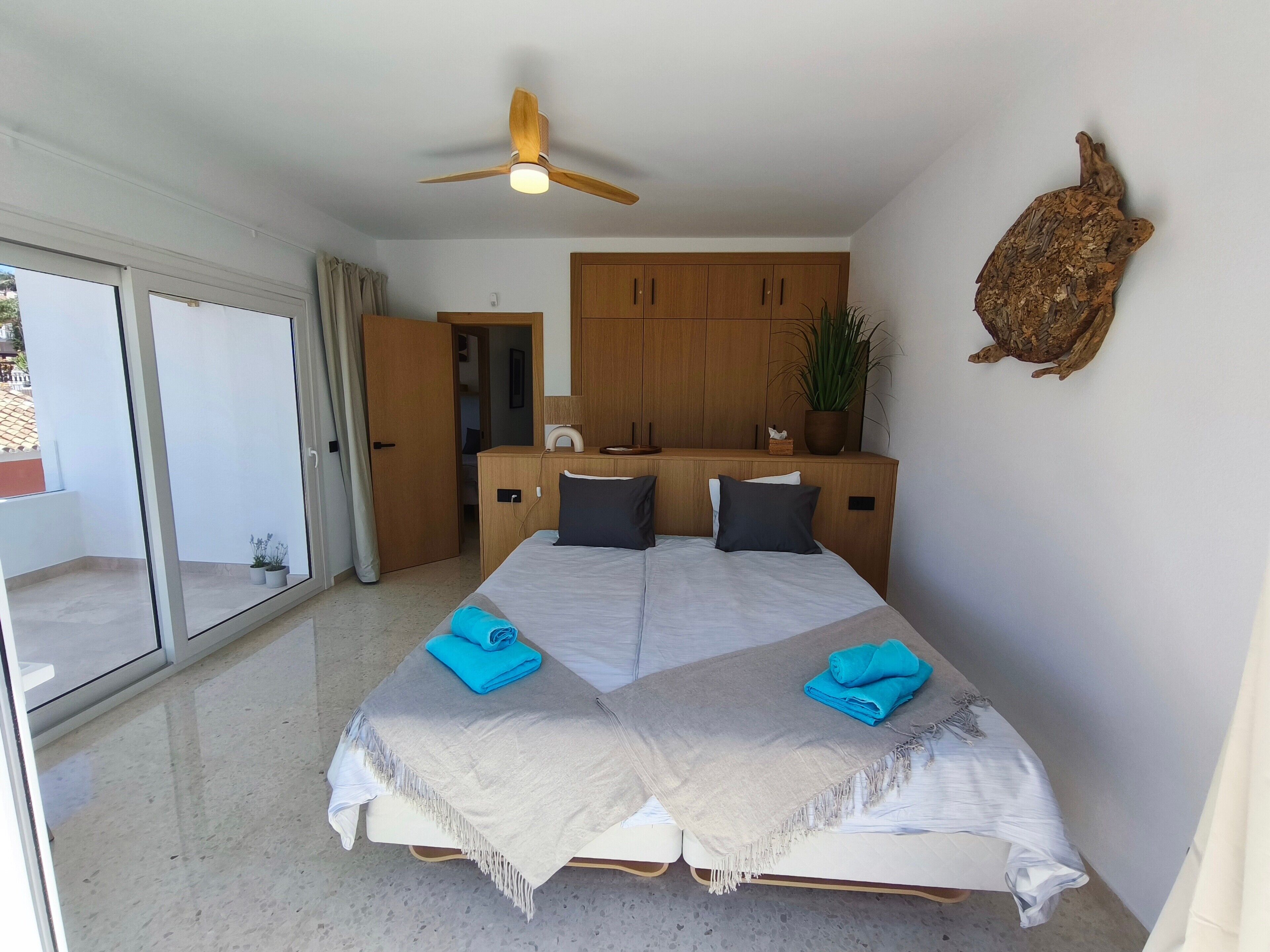 3 bedrooms, iron/ironing board, free WiFi, bed sheets