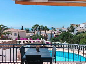 Outdoor dining - Villa 'Casa Leo Holiday' with Sea View, Wi-Fi and Air Conditioning (Mijas Costa)