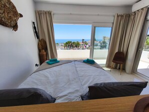 3 chambres, fer et planche à repasser, Wi-Fi gratuit, draps fournis