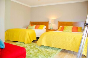 4 Schlafzimmer, Bügeleisen/Bügelbrett, kostenloses WLAN, Bettwäsche