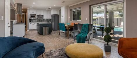 Smart-TV, Kamin, Videospiele