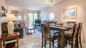 Condo, 3 habitaciones | Restaurantes