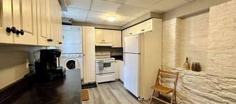 A bright suite with lots of room for fun and relaxation, just 5 minutes from the Halifax ferry!