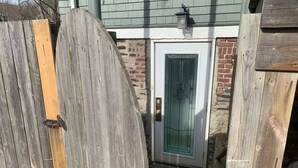 Exterior detail - A bright suite with lots of room for fun and relaxation, just 5 minutes from the Halifax ferry! (Dartmouth)