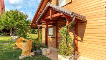 Family House, Multiple Bedrooms, Mountainside (Chalet With Private Whirlpool And) | Exterior