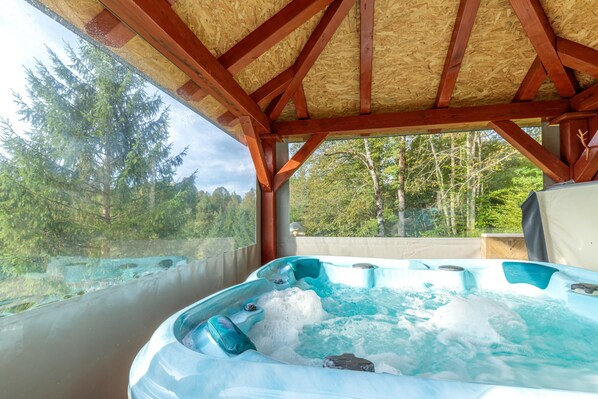 Bồn tắm spa ngoài trời