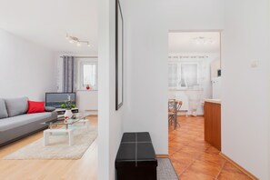 Studio, Balkon | Wohnbereich