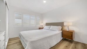 3 bedrooms, iron/ironing board, Internet, bed sheets - Koala Haven at Flynns (PORT MACQUARIE)