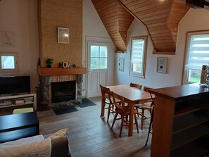 Dining - Sunset Cottage, cosy et rénové, entre dunes et plage (Barneville-Carteret)