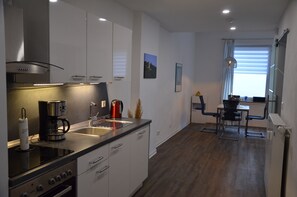 Kühlschrank, Ofen, Herdplatte, Geschirrspüler