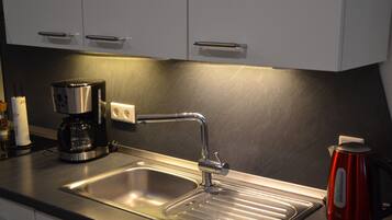 Kühlschrank, Ofen, Herdplatte, Geschirrspüler