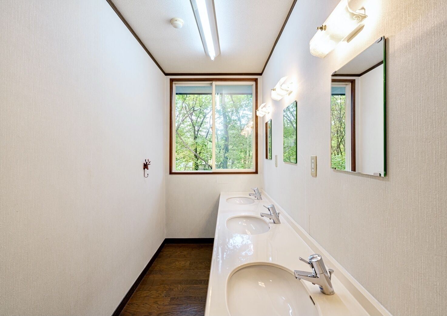 舒適小木屋, 6 間臥室, 非吸煙房, 廚房 | 浴室洗手盆