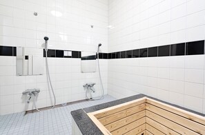 Comfort Chalet, 6 Bedrooms, Non Smoking, Kitchen | Bathroom shower - Chalet Strickland (Hakuba)