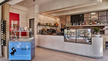 Se ofrece un desayuno a la carta (10 EUR por persona)