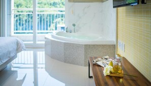 Basic Room, 1 Bedroom (ROOM 502 (SPA)) | 1 bedroom, free WiFi - Yeosu Sora Noeul Pension (Yeosu)