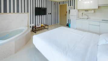 Basic Room, 1 Bedroom (ROOM 203 (SPA)) | 1 bedroom, free WiFi