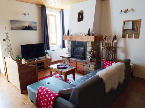 Spacious duplex for 6 people near slopes