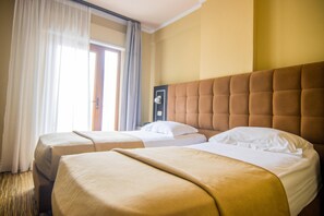 Iron/ironing board - Hotel Nais Beach (Durrës)