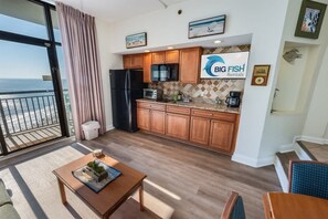 Fridge, microwave, coffee/tea maker, toaster - New Top Floor Ocean Front 1BR with Updated Kitchen (North Myrtle Beach)