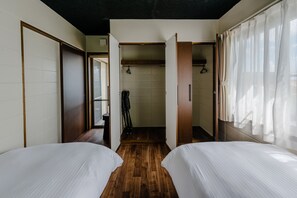 Lego Apartment, Non Smoking | 1 bedroom, iron/ironing board, free WiFi, bed sheets - Lego (Uruma)