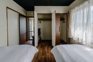 1 habitación, tabla de planchar con plancha, wifi gratis y ropa de cama 