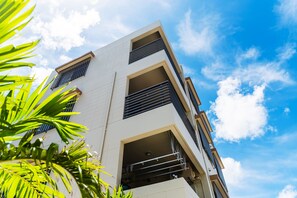 Exterior - Lego (Uruma)