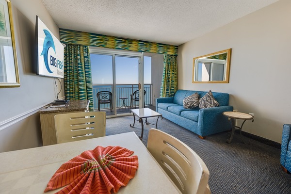 Amazing Living Room with Stunning Views🌊☀️