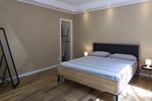 1 chambre, fer et planche à repasser, literie fournie