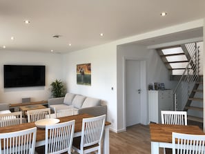 Dining - Exclusive and modern vacation home "Stora älg" directly on the lake 365 days a year! (Arvika)
