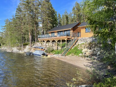 Exclusive and modern vacation home "Stora älg" directly on the lake 365 days a year!