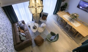 行政公寓, 3 间卧室, 阳台, 山景 | 婴儿床、旅行婴儿床、免费 WiFi、床单