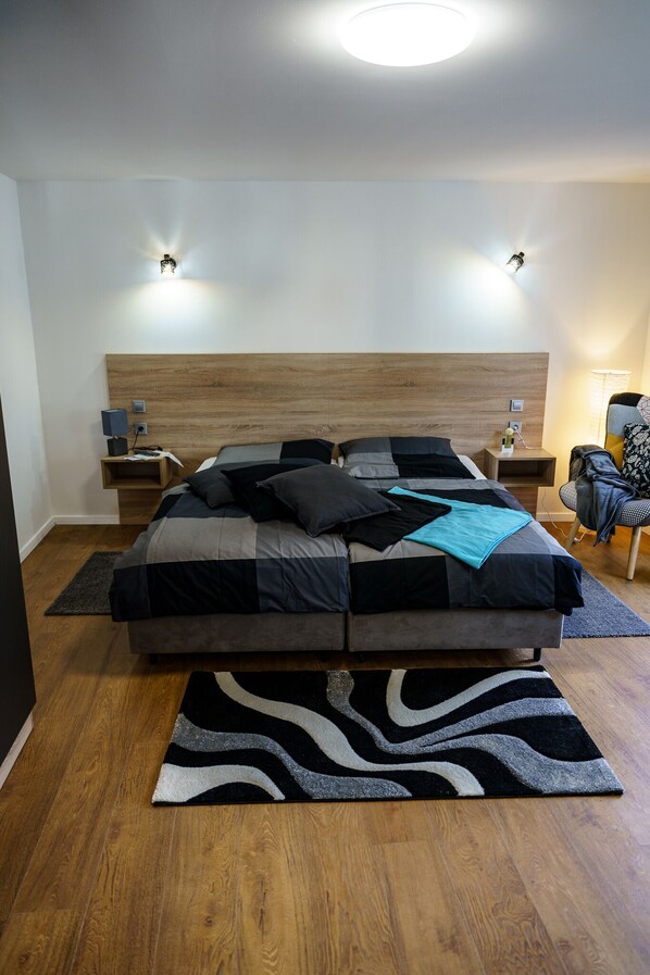 1 Schlafzimmer, Reisekinderbett, kostenloses WLAN, Bettwäsche