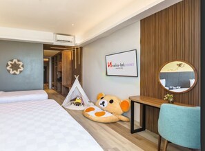 Family Suite, 1 Bedroom, Balcony, Sea Facing